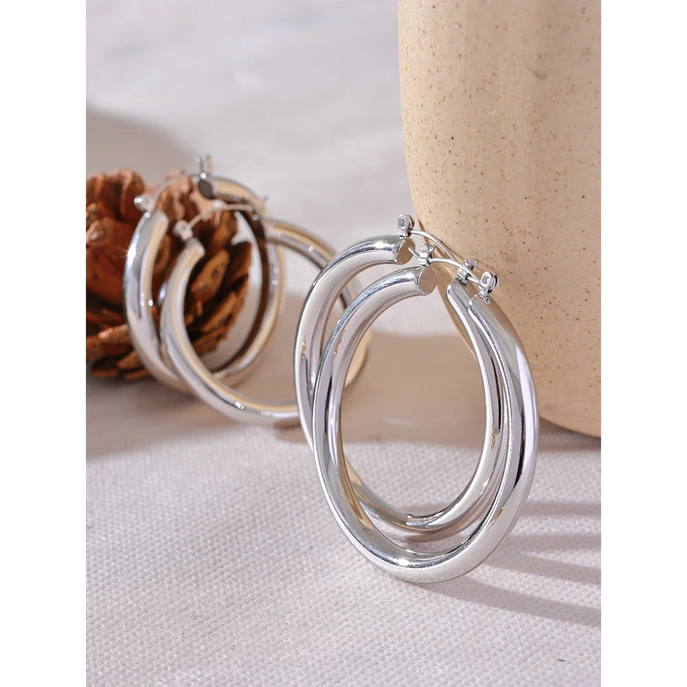 Round Hollow Hoop Earrings